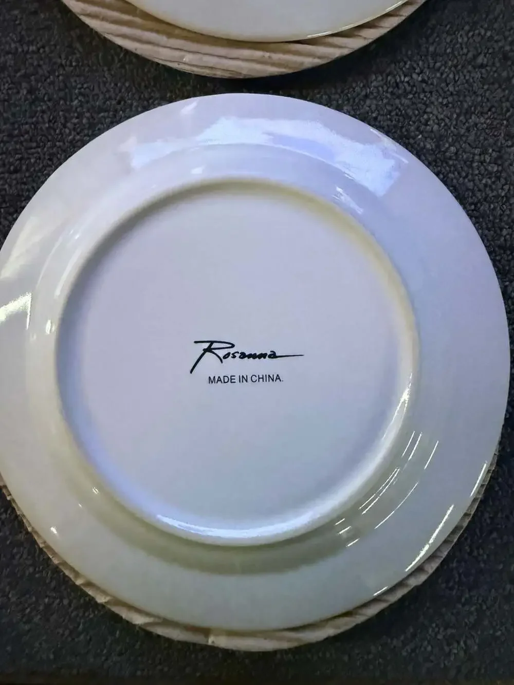 Rosanna Fruit Labels Set of 4 Salad Plates Collectible Storage Tin